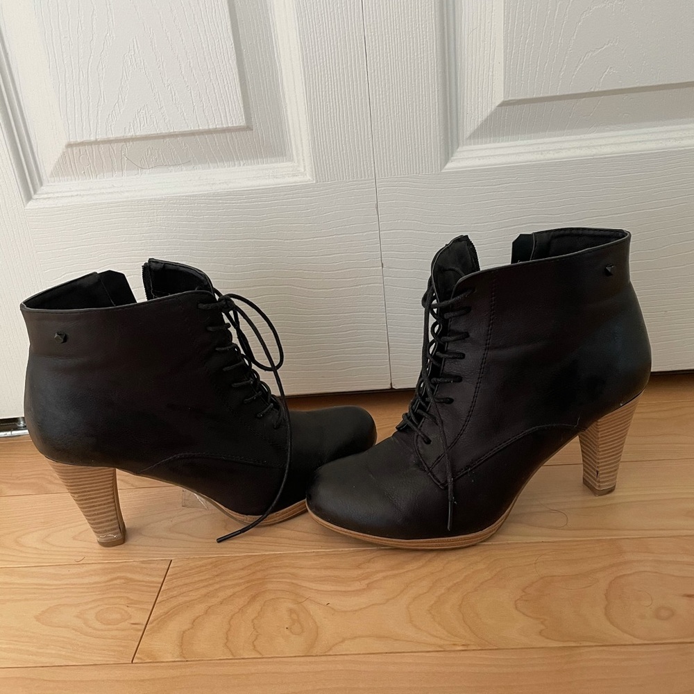 Boot - Picture 4 of 4